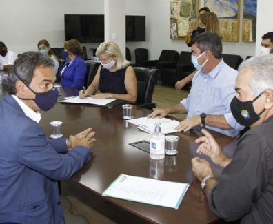 Assinatura-de-Convenio-com-Prefeitura-de-CG.-Foto-Edemir-Rodrigues-6-730×425