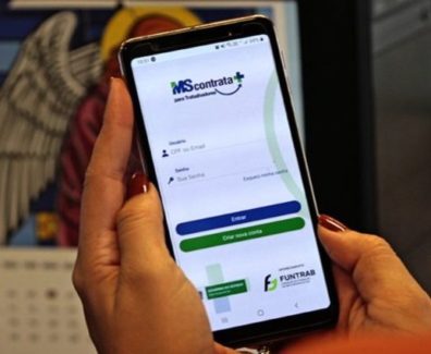 Parceria entre Sebrae e Funtrab auxilia pequenos empresários a utilizarem o app MS Contrata