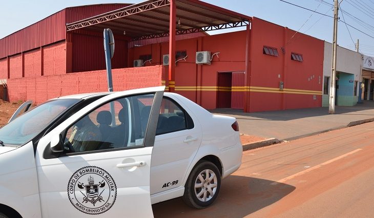 Governador entrega quartel do Corpo de Bombeiros em Ribas do Rio Pardo