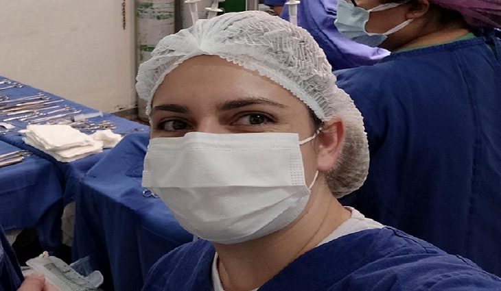 Enfermeira recebe prêmio nacional pelo trabalho na área de transplante de órgãos