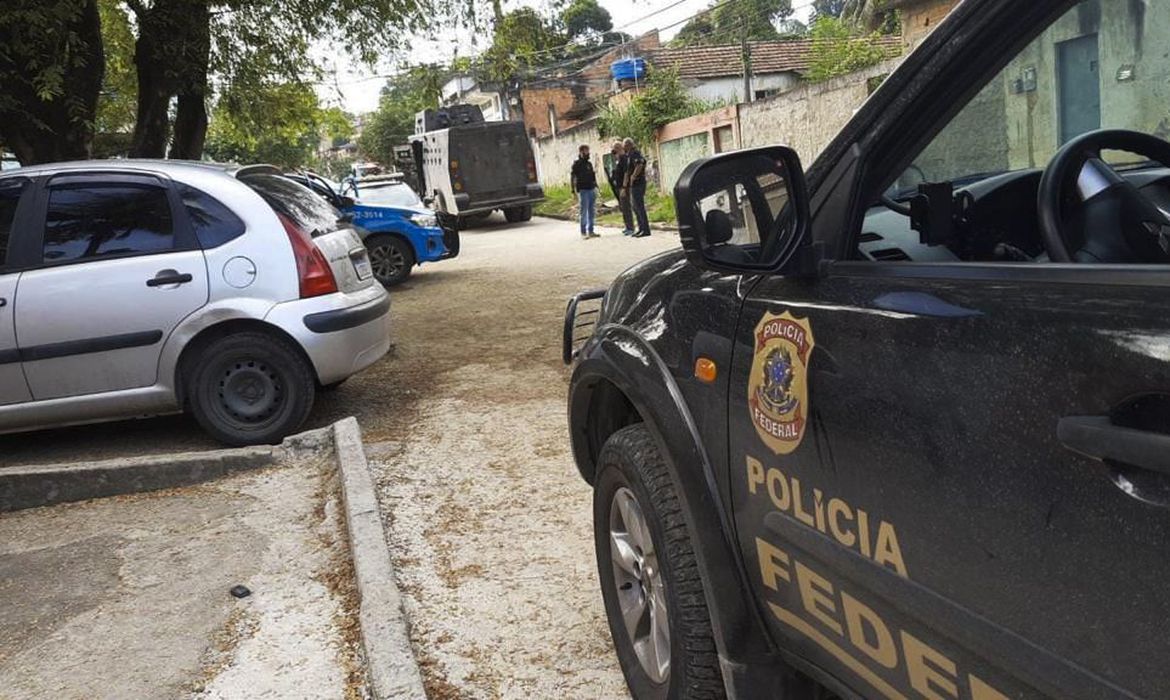 Geral PF e PRF agem contra quadrilha que clonou viaturas do Exército