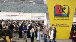 Filas marcam retorno da Bienal Internacional do Livro a São Paulo