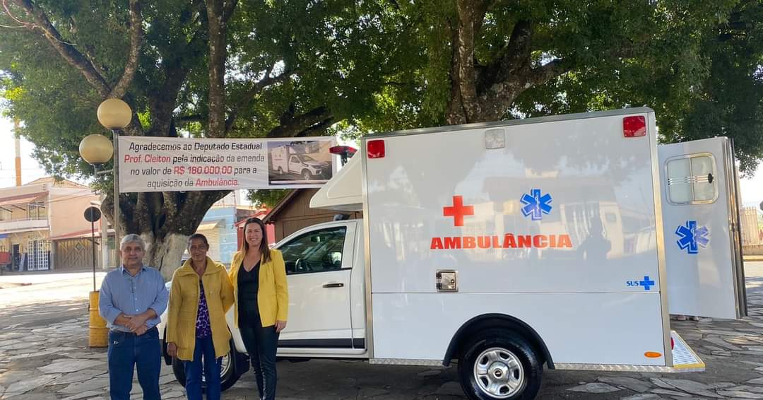 SECRETARIA DE SAÚDE DE MONTE BELO MG REALIZA EVENTO PARA APRESENTAÇÃO DE NOVA AMBULÂNCIA