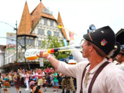 A-Oktoberfest-de-Blumenau-foi-suspensa-até-dia-10-de-outubro