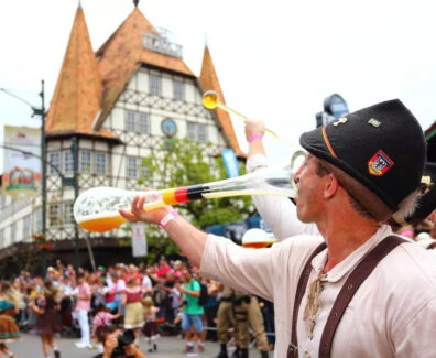 A-Oktoberfest-de-Blumenau-foi-suspensa-até-dia-10-de-outubro