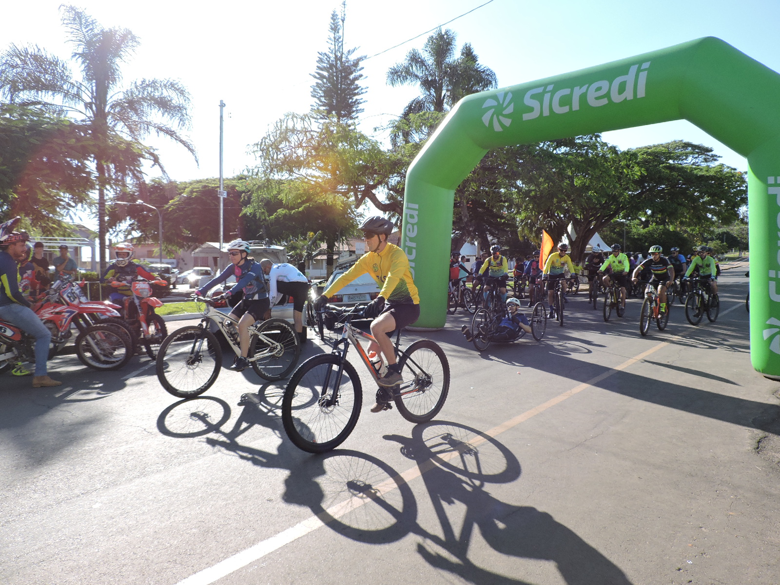 1º Pedal Solidário de Monte Belo MG recebe ciclistas da região