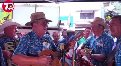 APRESENTAÇÃO DA FOLIA DE REIS ESTRELA DO SUL DA CIDADE DE NOVA RESENDA – MG