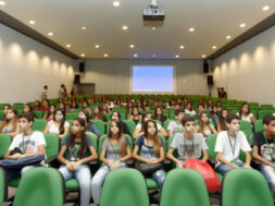 Cursinho pré-vestibular oferece 1.250 vagas em Campo Grande