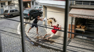Cariacica: pedestre é atingido por objeto durante discussão em via pública