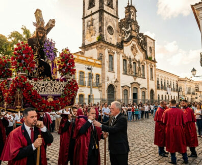 Procissão do Senhor Bom Jesus dos Passos emociona fiéis no Recife