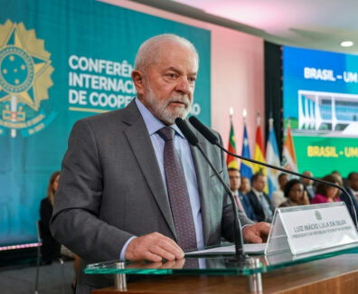 Colonialismo: Lula critica colonialismo e uso da força por nações ricas em cúpula da Celac-África