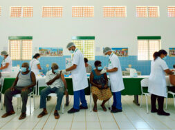 Vacinação contra influenza começa em MS antes do Dia D