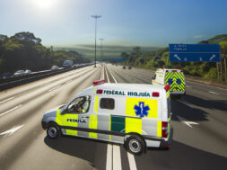 Polícia escolta grávida em trabalho de parto até maternidade no Paraná